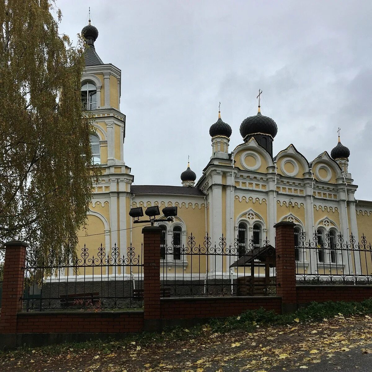Храм успения трахонеево. Храм успения пресвятой богородицы в трахонеево внутри. Храм трахонеево химки. Храм успения пресвятой богородицы в трахонеево. Село трахонеево успенская церковь.