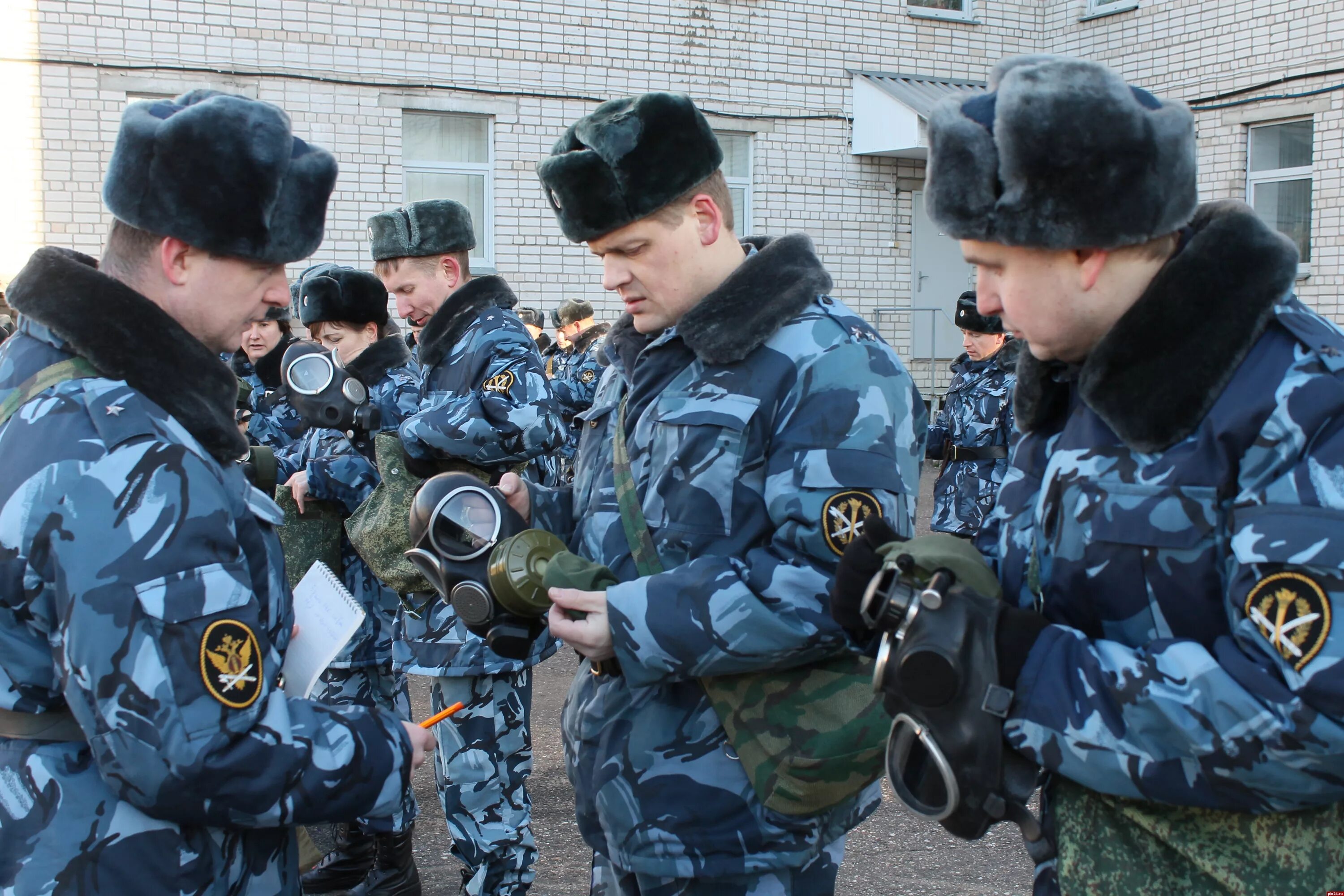 Тревога бастион фсин что это. Фсин сигнал бастион. Форма курсантов фсин. Пожарные псков. Фсин картинки.