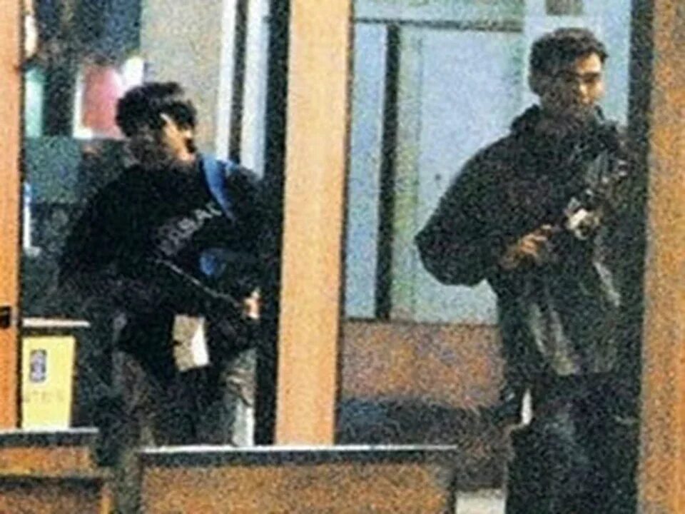 Нападение на отель Мумбай 2008. Теракт в Мумбаи 2008 аджмал Касаб. Атака на Мумбаи террористы.