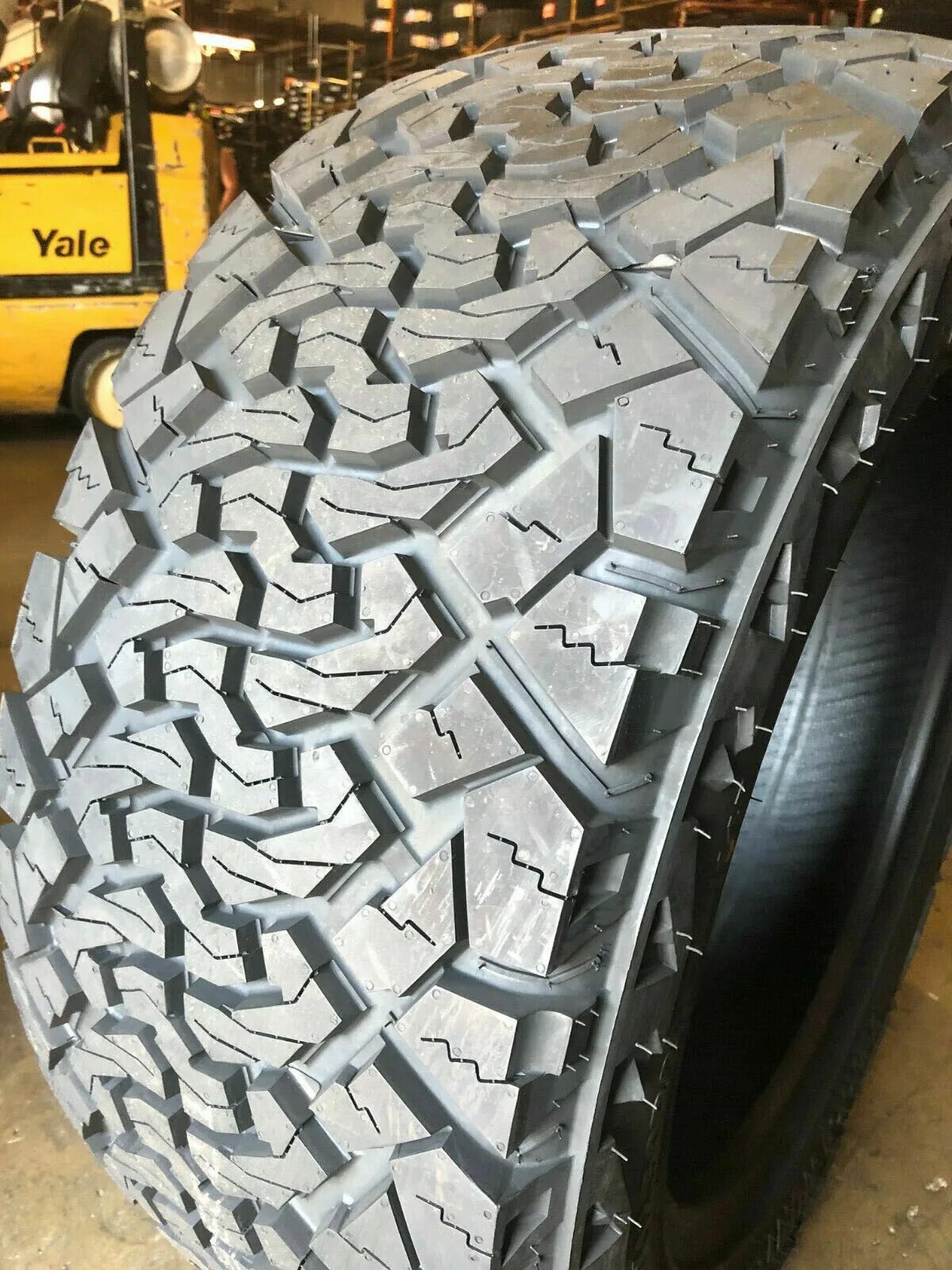 R22 305 40 all Terrain. Venom Power Terra Hunter x/t 265/70 r16 112t. МТ 33 12 50 r16 Roadcruiser. АТ 275 55 r20 Discovery 4.