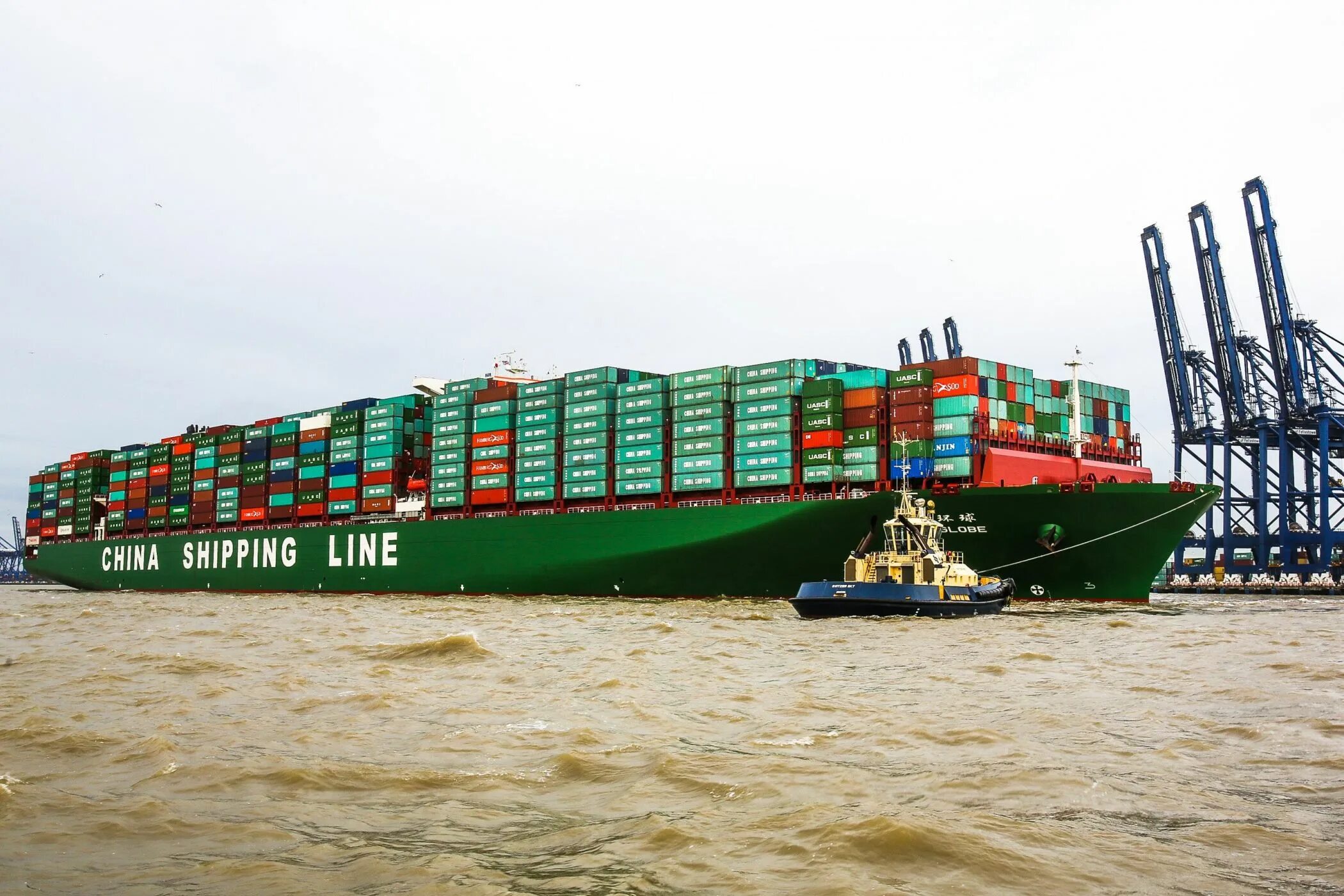 China shipping container lines cscl. Контейнеровоз maersk line. Shipping line. Контейнер china shipping. Порт маерск.