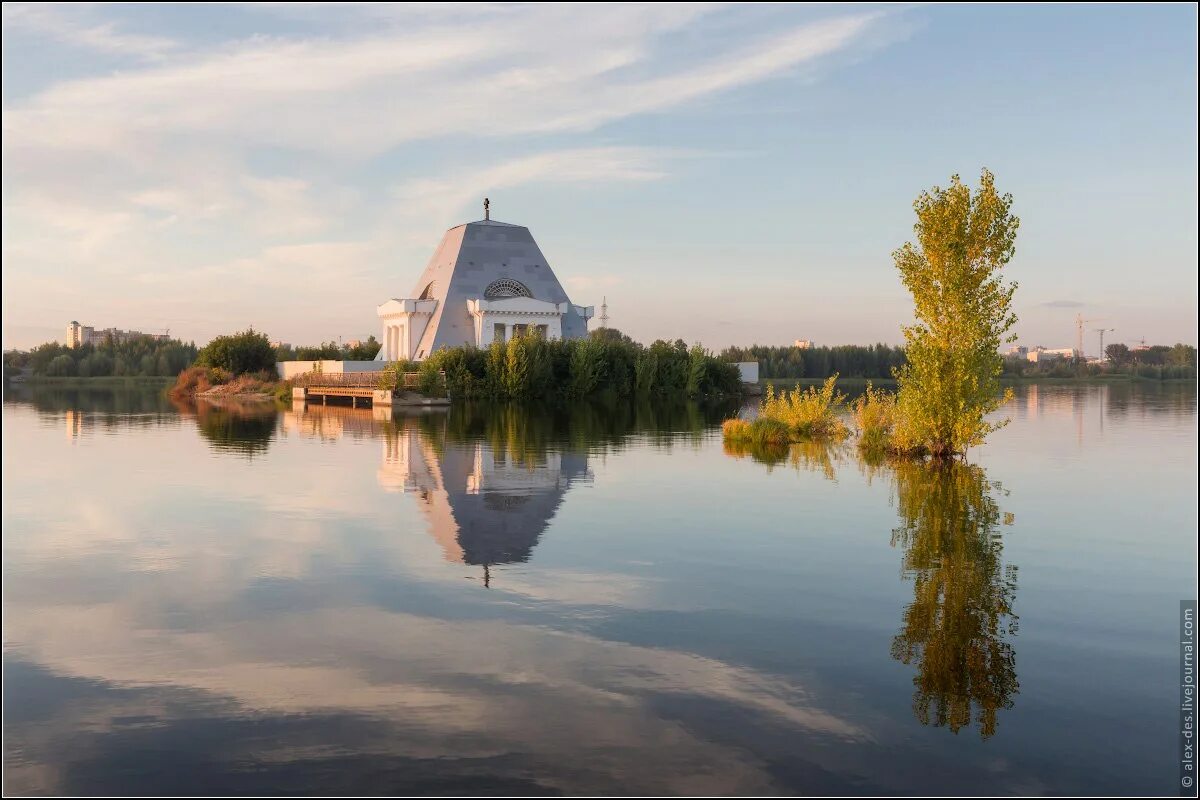 Казань пала. Храм Спаса Нерукотворного Казань. Храм павшим воинам в Казани. Храм памятник Спаса Нерукотворного Казань. Храм-памятник воинам, павшим при взятии Казани в 1552 году.