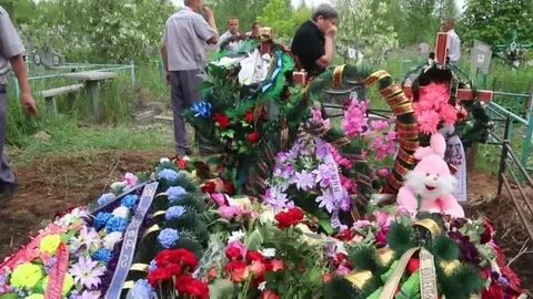 Могила мамы песня