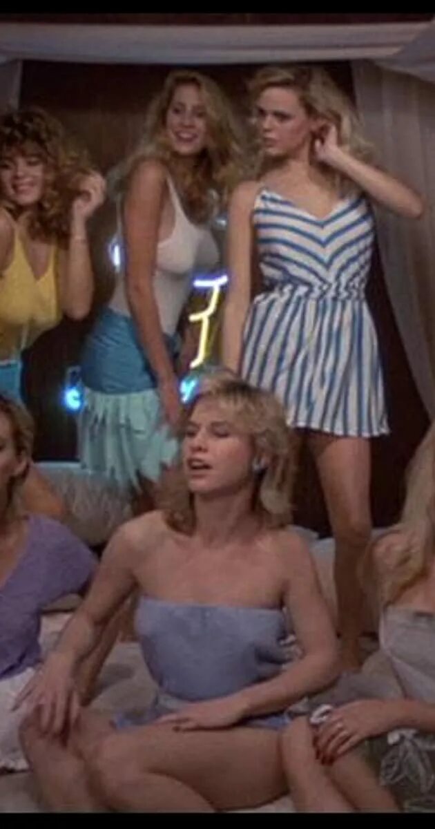 Книги в жанре комедия. Джули натансон. Книги в жанре комедия. Джули уолтерс. Julie always thumbed.