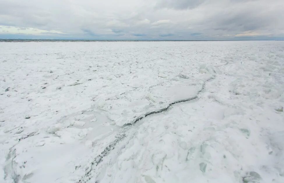 Ледостав на реках Сибири и дальнего Востока. Какие моря 8 10 месяцев в году скованы льдом.