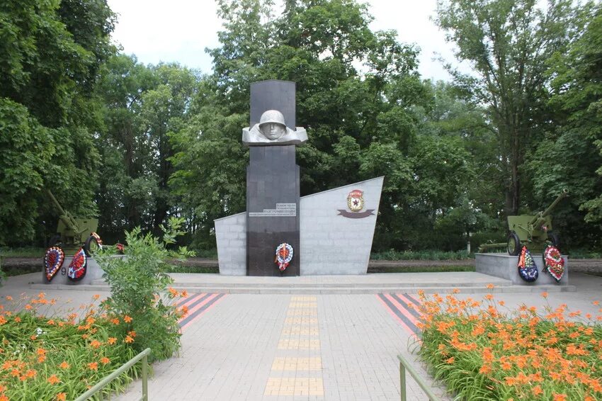Разумное история. Церковь в разумном белгородская область. Разумное история. Памятнике. Белгород поселок разумное.