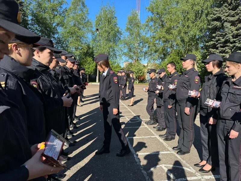 Строевой смотр. Полицейские в ЦПП. Генерал полиции. Несение службы днем