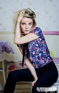 Chloe blue