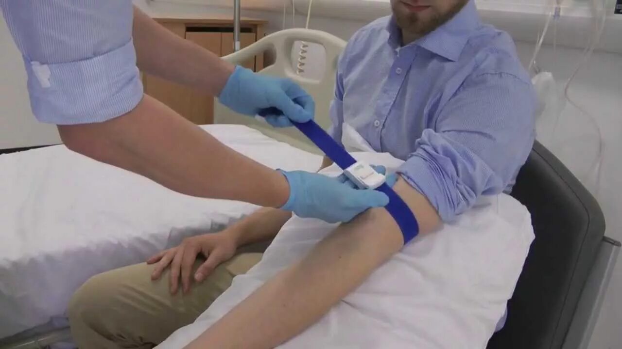 Капельницы при инсульте. Жгут для капельницы. Tourniquet application. Tourniquet Sam Medical Splint.