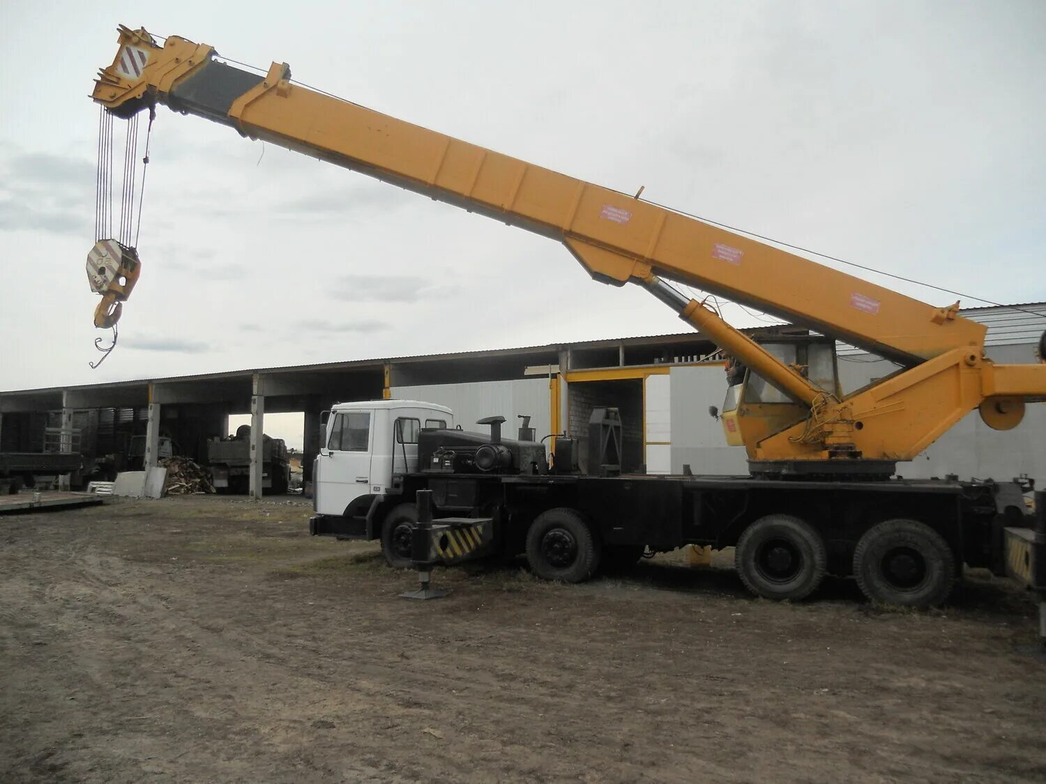 Liebherr ltm 1750-9. Автокран либхер 100 тонн. 1. Кран 9 тонн. Автокран камаз-43118 32т.