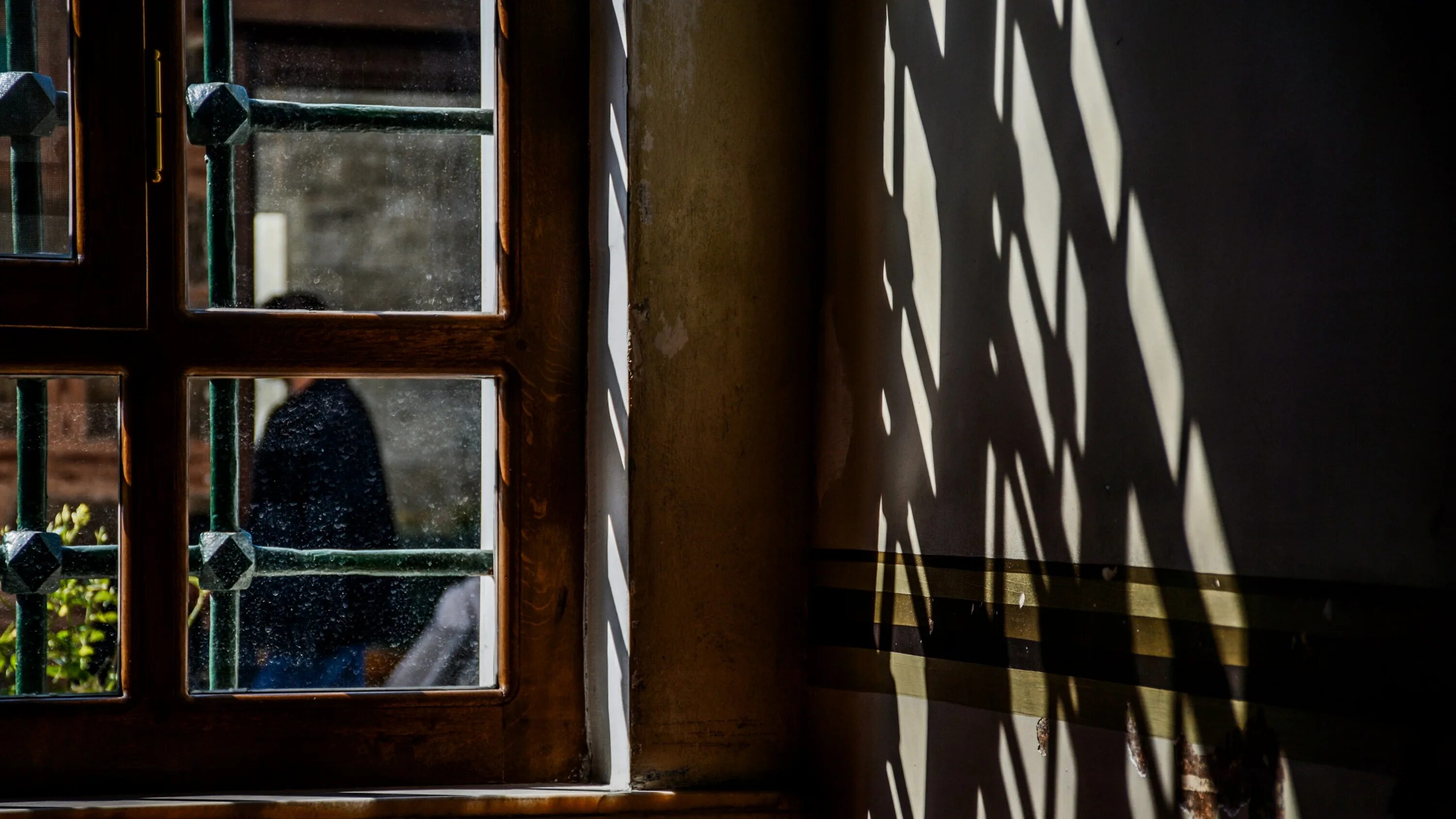 Window shadow