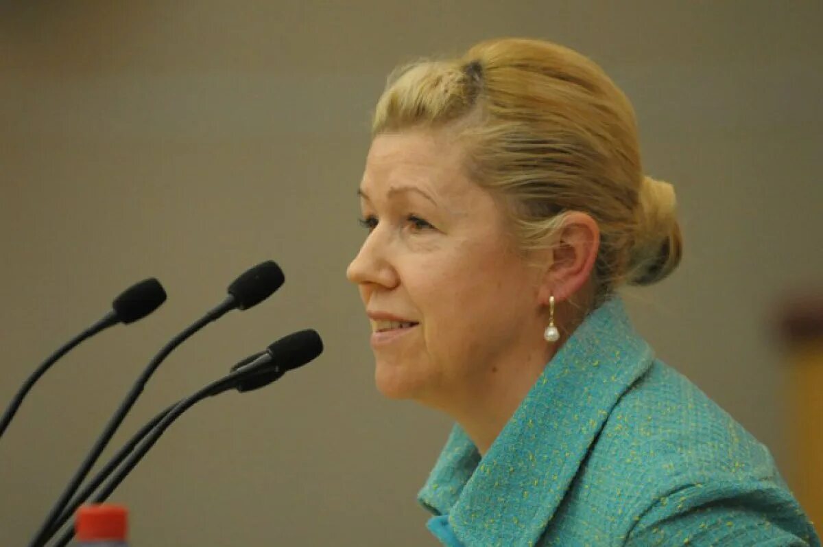 Ютуб мизулина. Мизулина депутат.