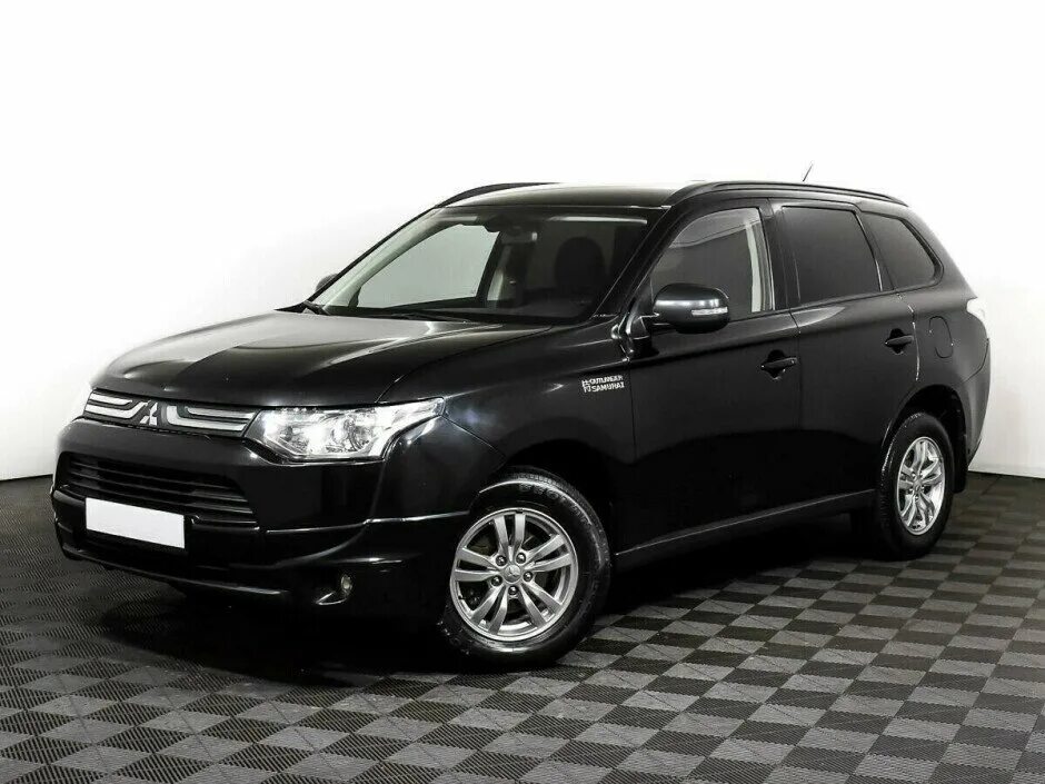 Митсубиси аутлендер 2 купить. Mitsubishi Outlander 2.0 CVT. Mitsubishi Outlander III (2012-2015). Mitsubishi Outlander 2012-н.в./III. Outlander 2015 черный.