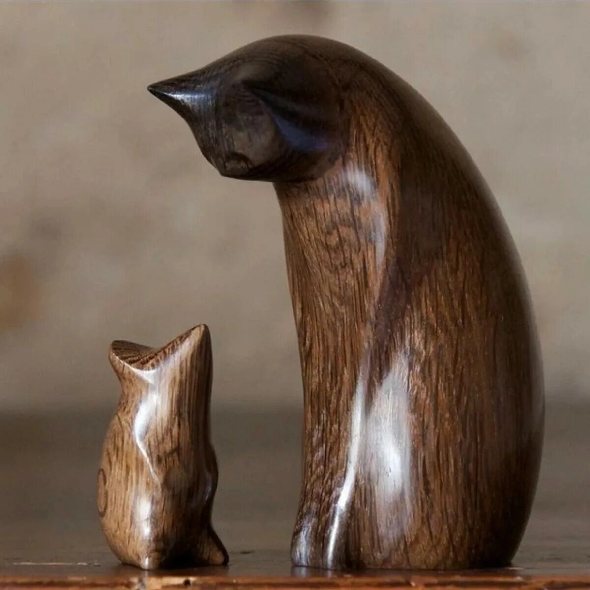 Перри Ланкастер скульптуры. Перри Ланкастер кошки. Перри Ланкастер резьба. Перри Ланкастер деревянные статуэтки.