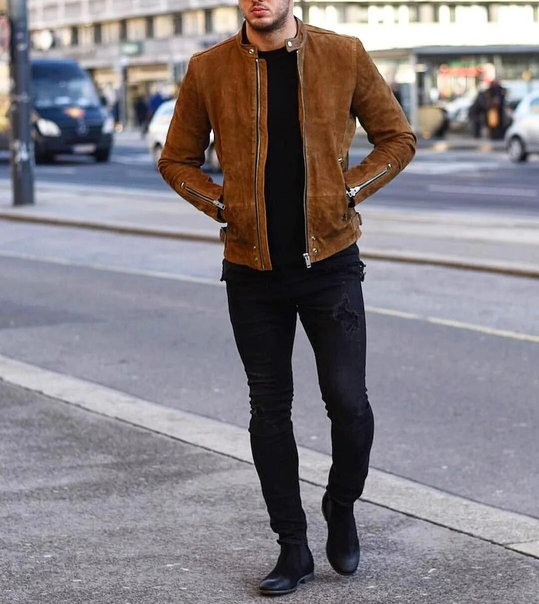 Мужской лук коричневый. Chelsea boots brown мужские луки. Мужской лук коричневый. Коричневая кожанка мужская стиль. Мужской лук коричневый.