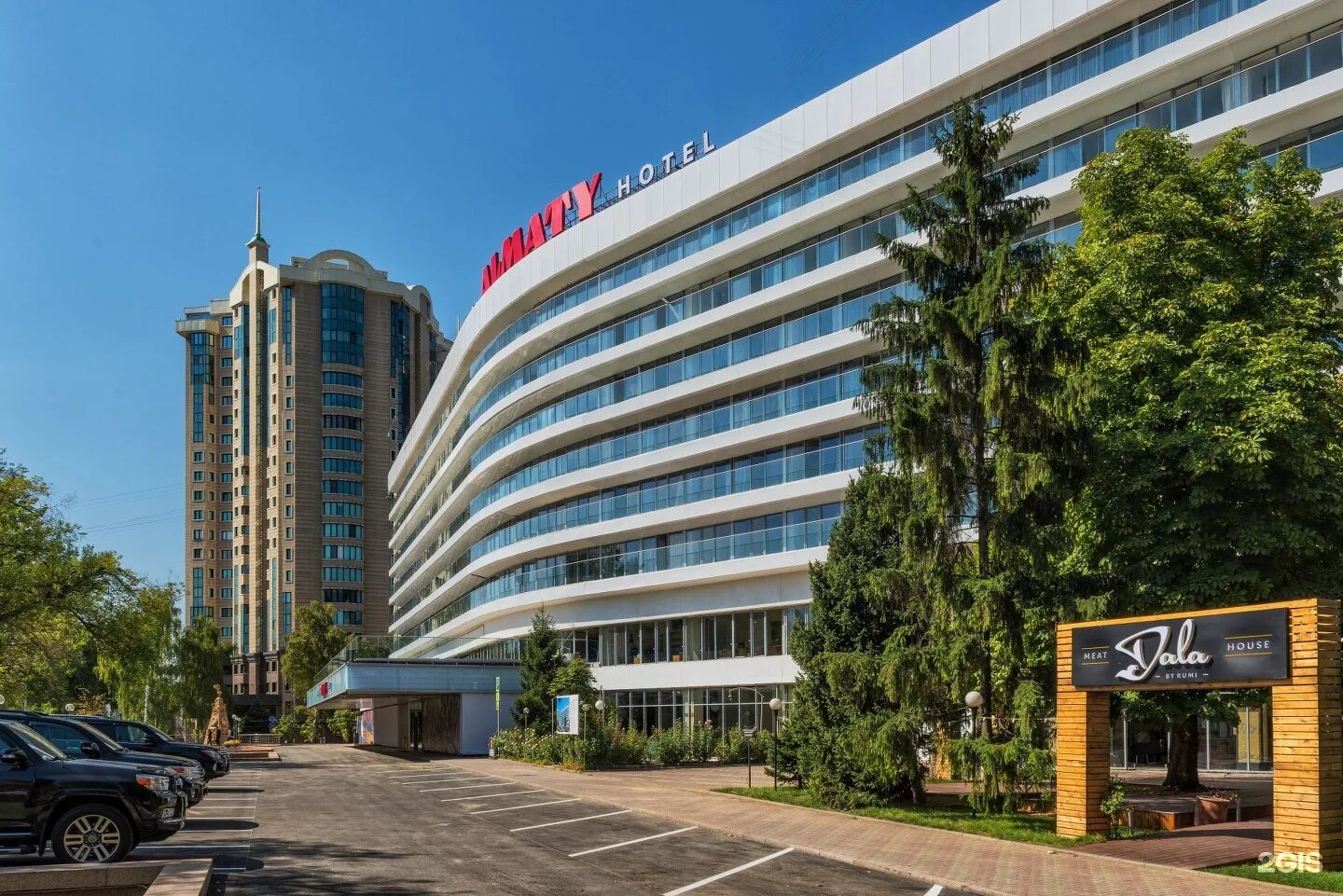 Almaty hotel. Алма-Ата отели. Гостиница Алма Ата. Гостиница «Казахстан» в Алма-Ате. Гостиница Алматы в Алматы.