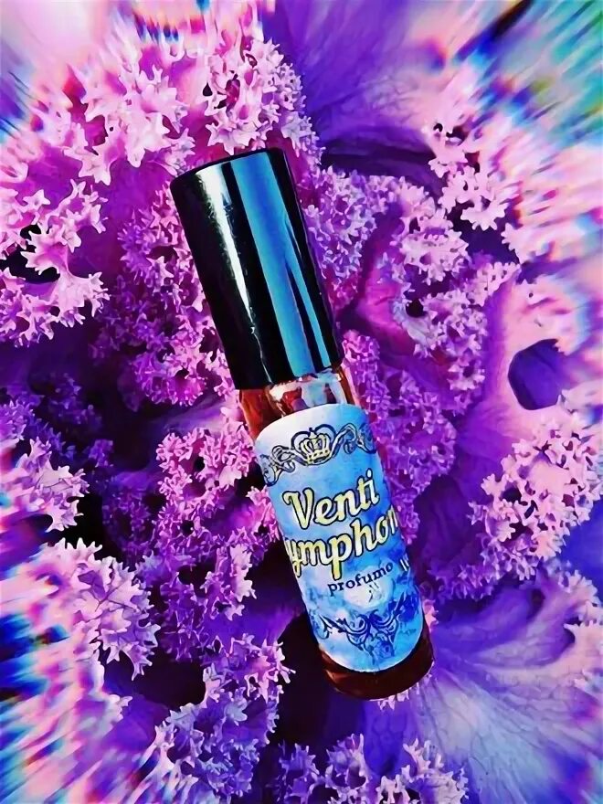 Духи винтажные марианна марианна. Островок духов в тц. Духи концентрированные элва. Флаконы духов 18 века. Nina ricci lalique.