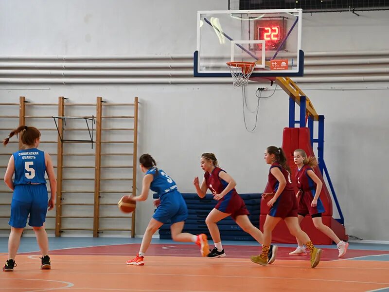 В турнире принимают участие 6. Баскетбол Смоленск. Фомин Десногорск баскетбол. Баскетбол Смоленск фото. Баскетбольный кружок в Смоленске.