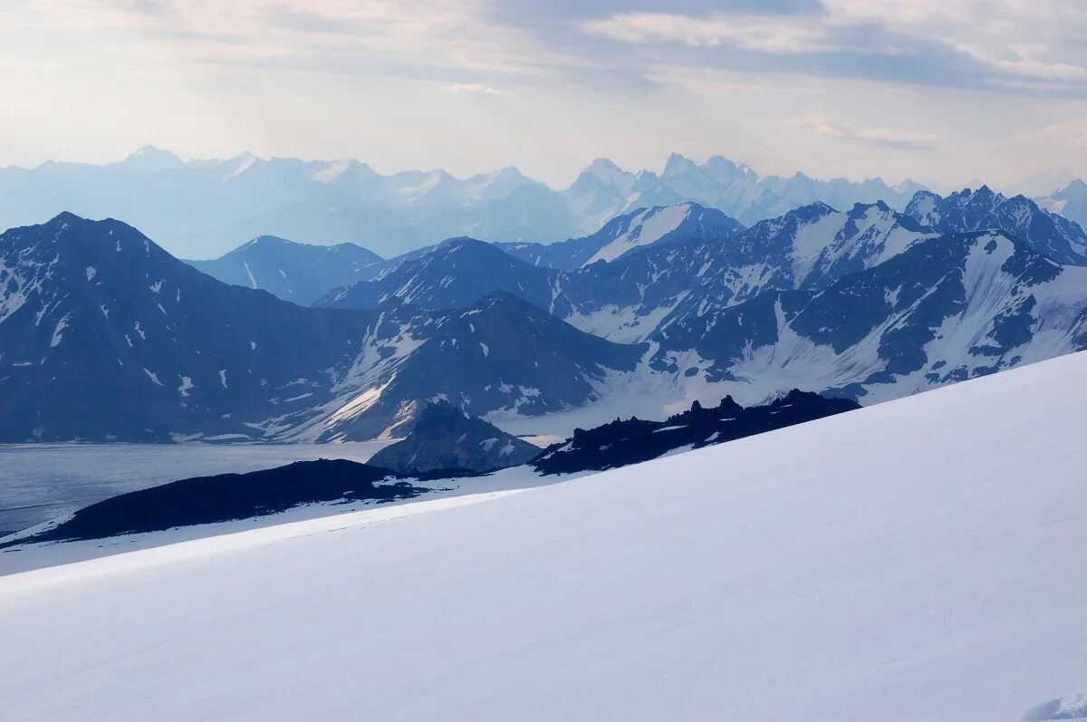 Горы 5000 метров в россии. Эльбрус 5000 метров. Гора высотой 5000 метров.