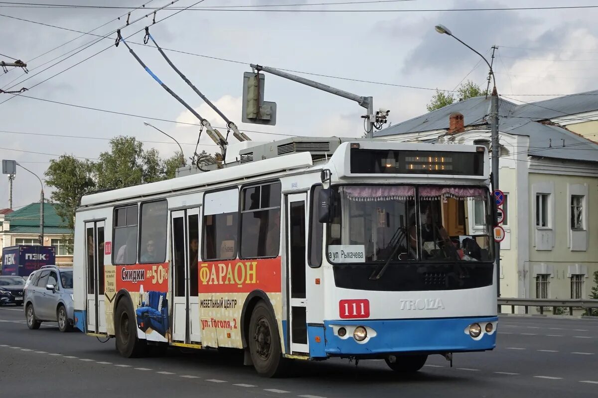 ЗИУ-682г 016 Ярославль. ЗИУ 682г 026 02 широкой с 1й дверью 6415. Троллейбус 111 Рыбинск. Троллейбус э2 Ярославль. Троллейбус 2 гис