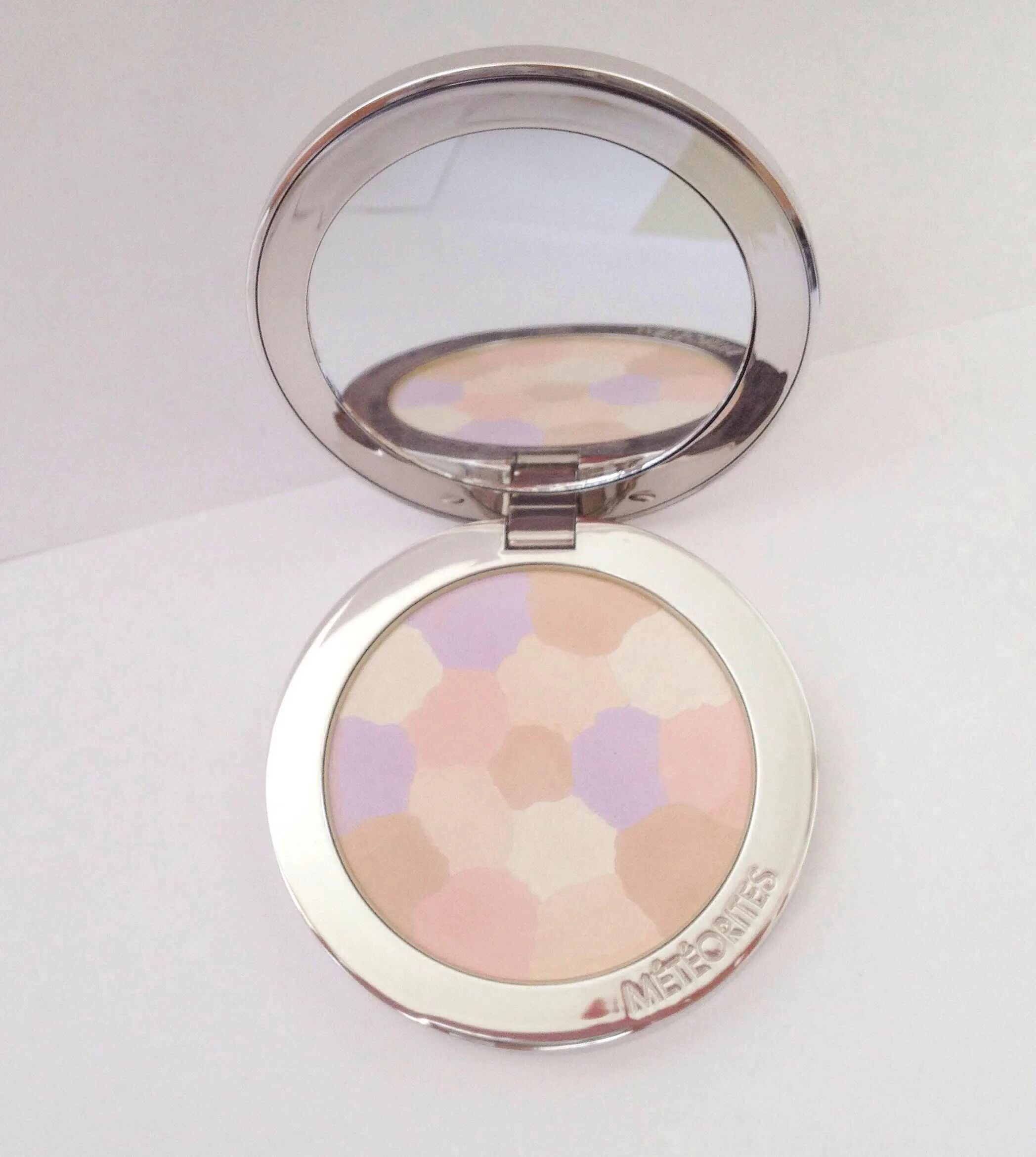 Метеорит уранолиты. Нортон метеорит. Компактные метеориты. Adams county (метеорит). Компактные метеориты.