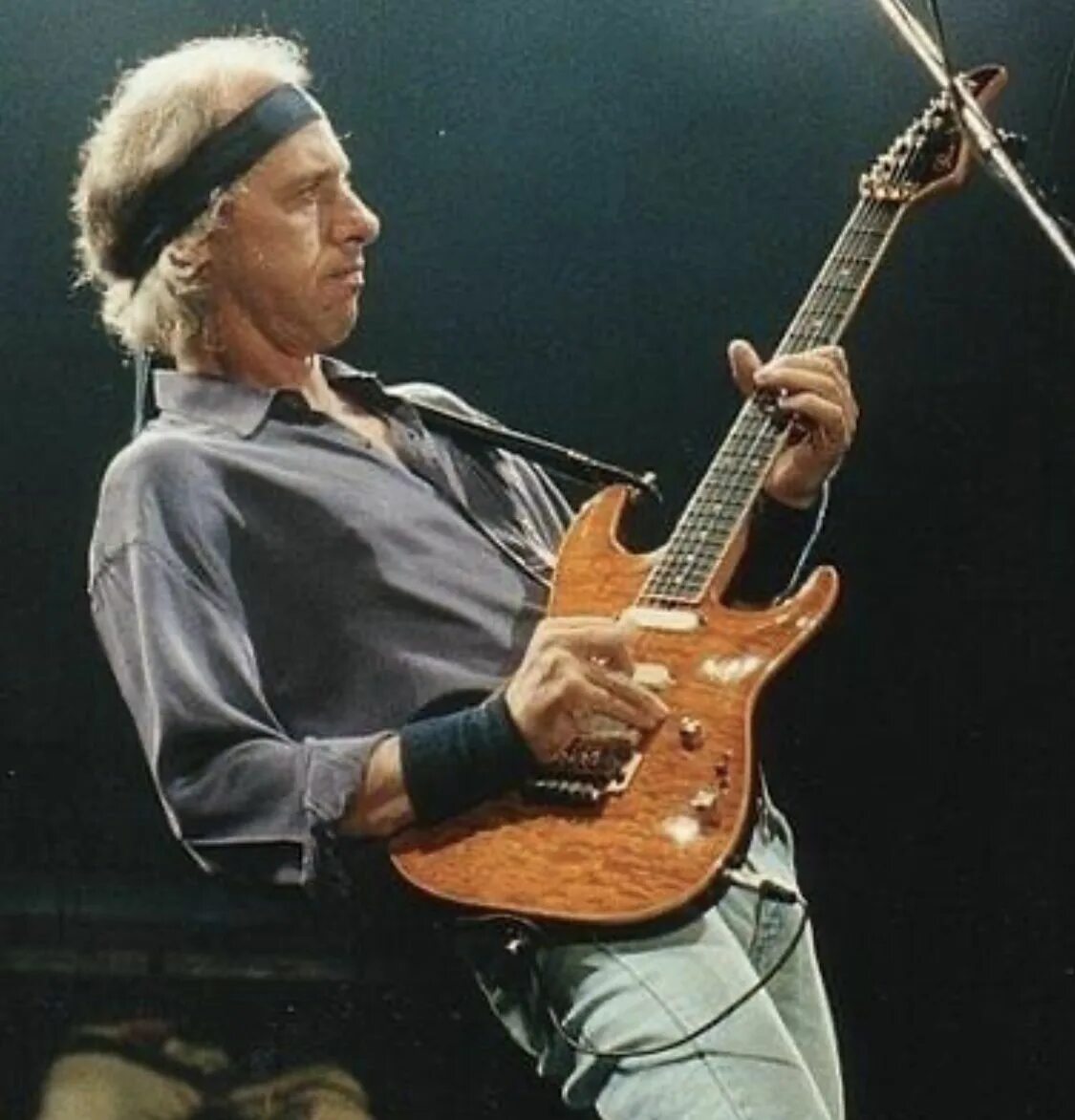 Country mark. Гитарист dire Straits. Dire Straits Guitar.