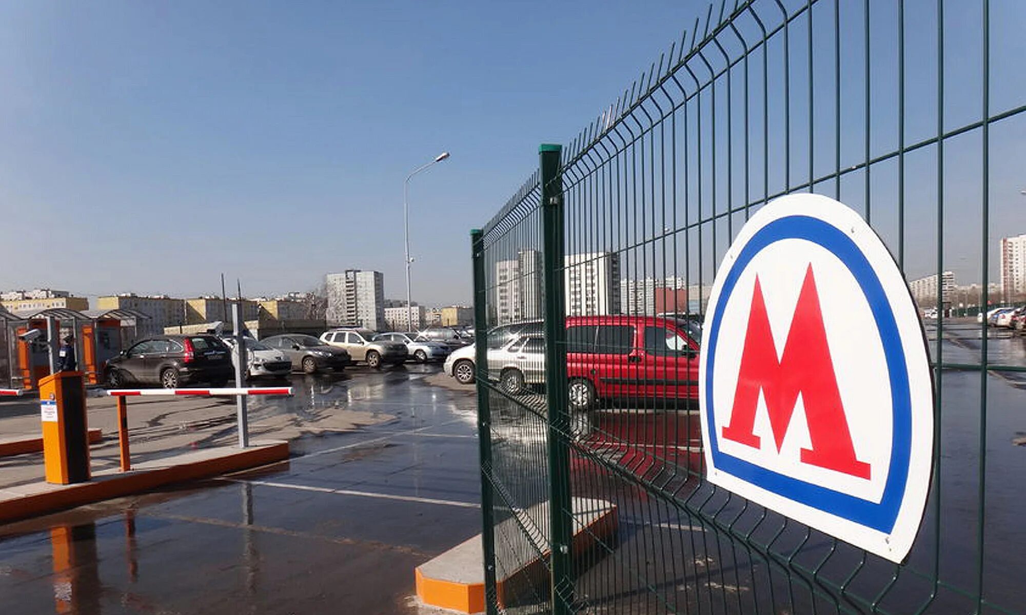 Перехватывающая парковка работа. Перехватывающая парковка метро алтуфьево. перехватывающая парковка спб. перехватывающая автостоянка спб. спб перехватывающие парковки у метро.