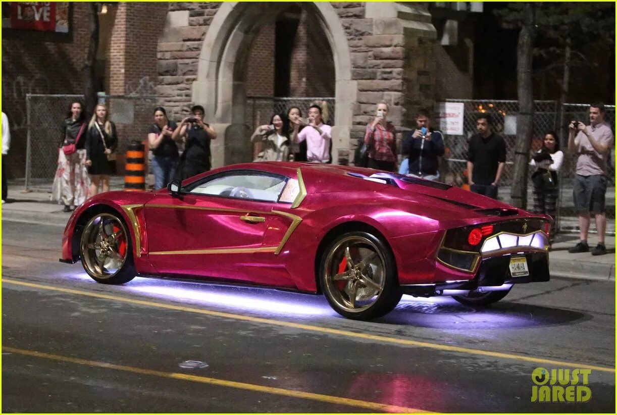 машина мафиози. тачки 2 сэр майлс карданвал. цундап тачки 2. тачки профессор цундап. байки мэтра.