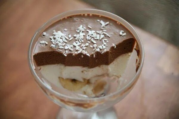 Творожно-шоколадный мусс. Молочный пеламуши с шоколадом. Желе сметанное шоколадное. Три шоколада в стаканчике. Десерт шоколад с молоком.