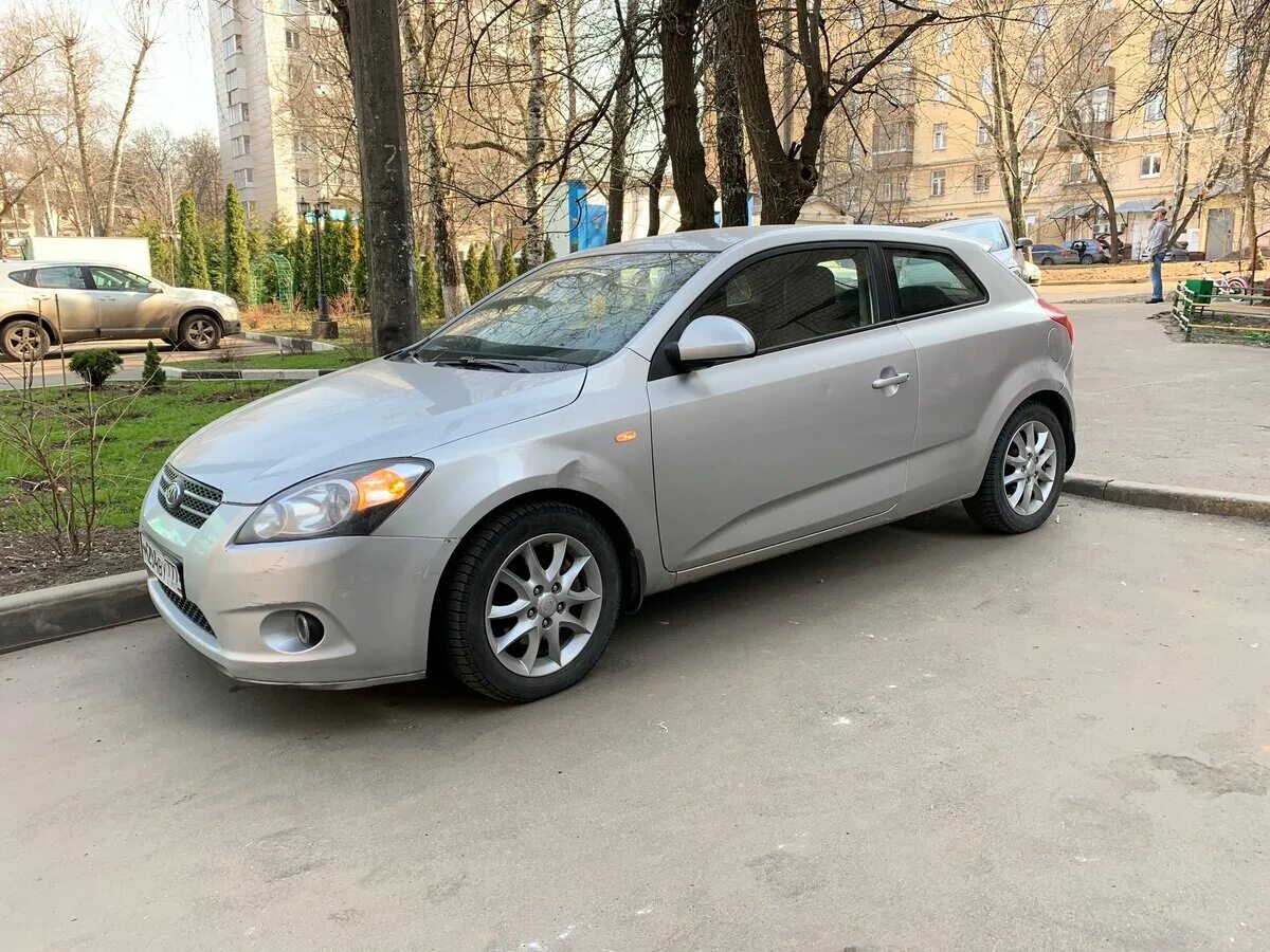 Киа СИД 2008 серебристый хэтчбек. Kia Ceed 2011 серебристый. Kia Ceed 2010 хэтчбек серебристая. СИД 2008 хэтчбек.