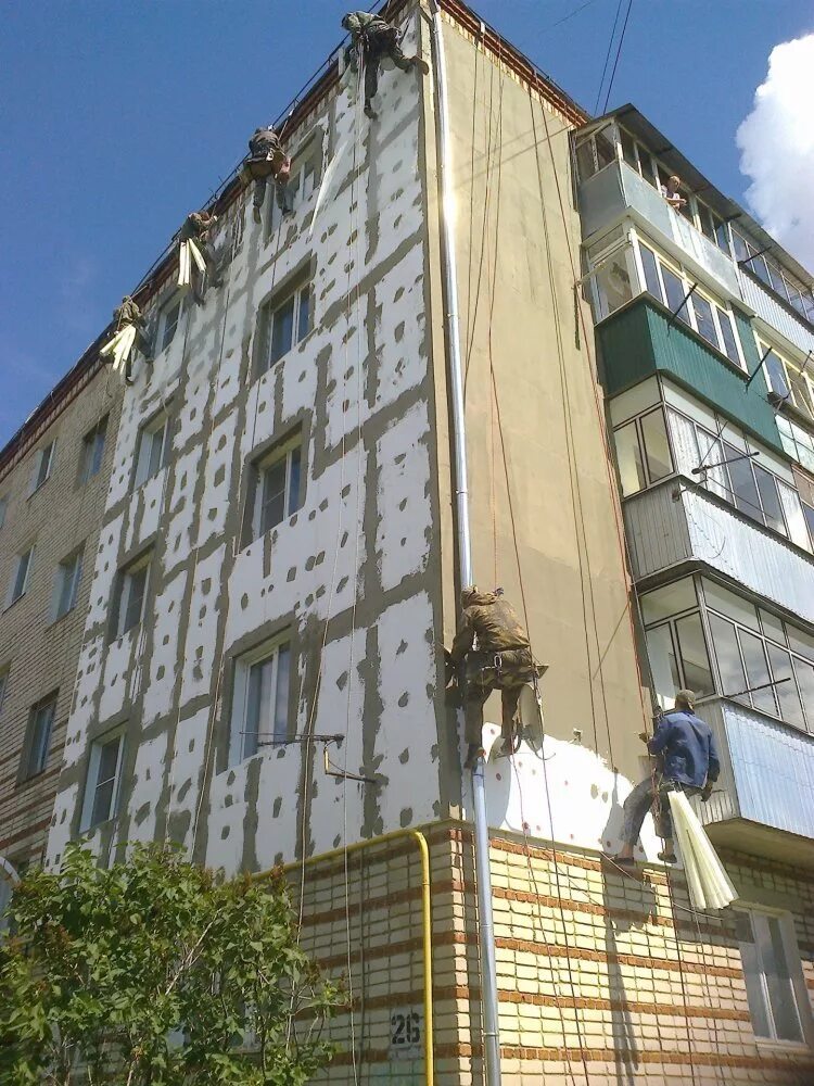 Утепление фасада мкд. Утеплитель для стен многоэтажных домов. утеплитель для фасадов высотных домов. утепление фасада многоэтажного дома. утеплитель для многоэтажных домов.
