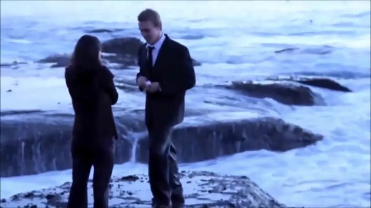 Анимированные человечки. Предложение гиф. Предложение руки и сердца гиф. Анимационные предложения. Анимационные предложения.