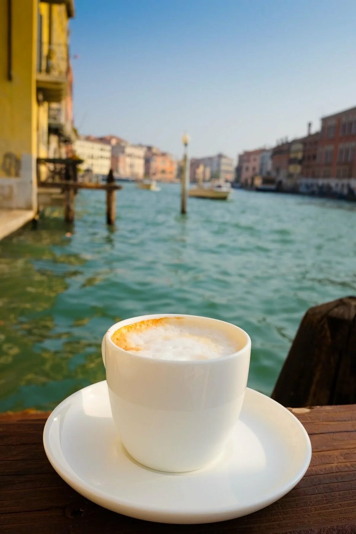 Утро ди. Итальянский кофе. Чашка кофе Италия. Утро кофе Италия. Италия кафе кофе.