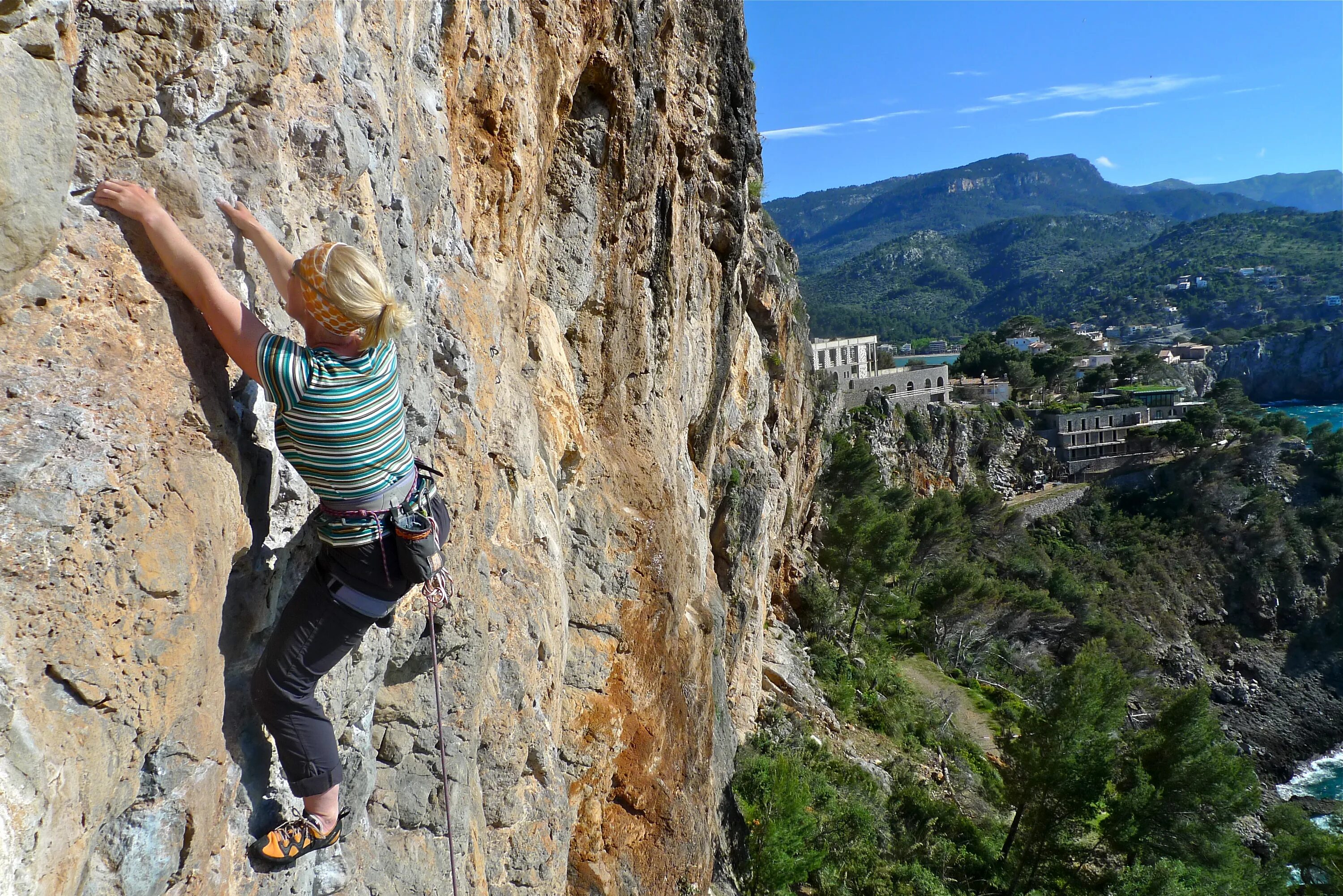 Climb up high. Лазить по горам. Клаймбинг. Rock Climbing. Climb Mountains.