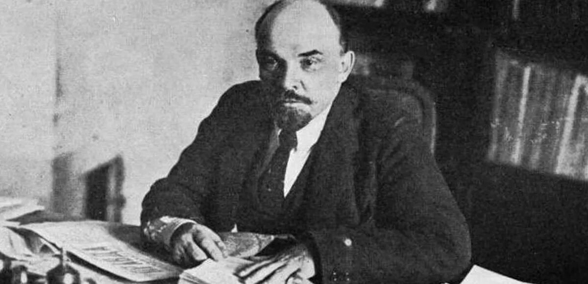 Первым председателем народных комиссаров был. Ленин председатель СНК. Председатель совета народных Комиссаров. Председатель СНК 1922.
