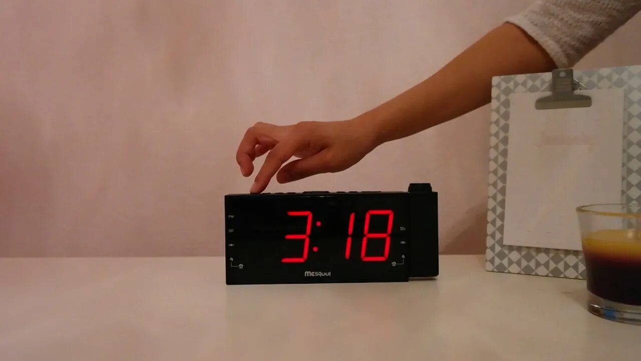 Set the Alarm Clock. Электронные часы + столбики вместо стрелок. Mesonic Clock fm Radio. Цифровые часы которые никогда не отстают.