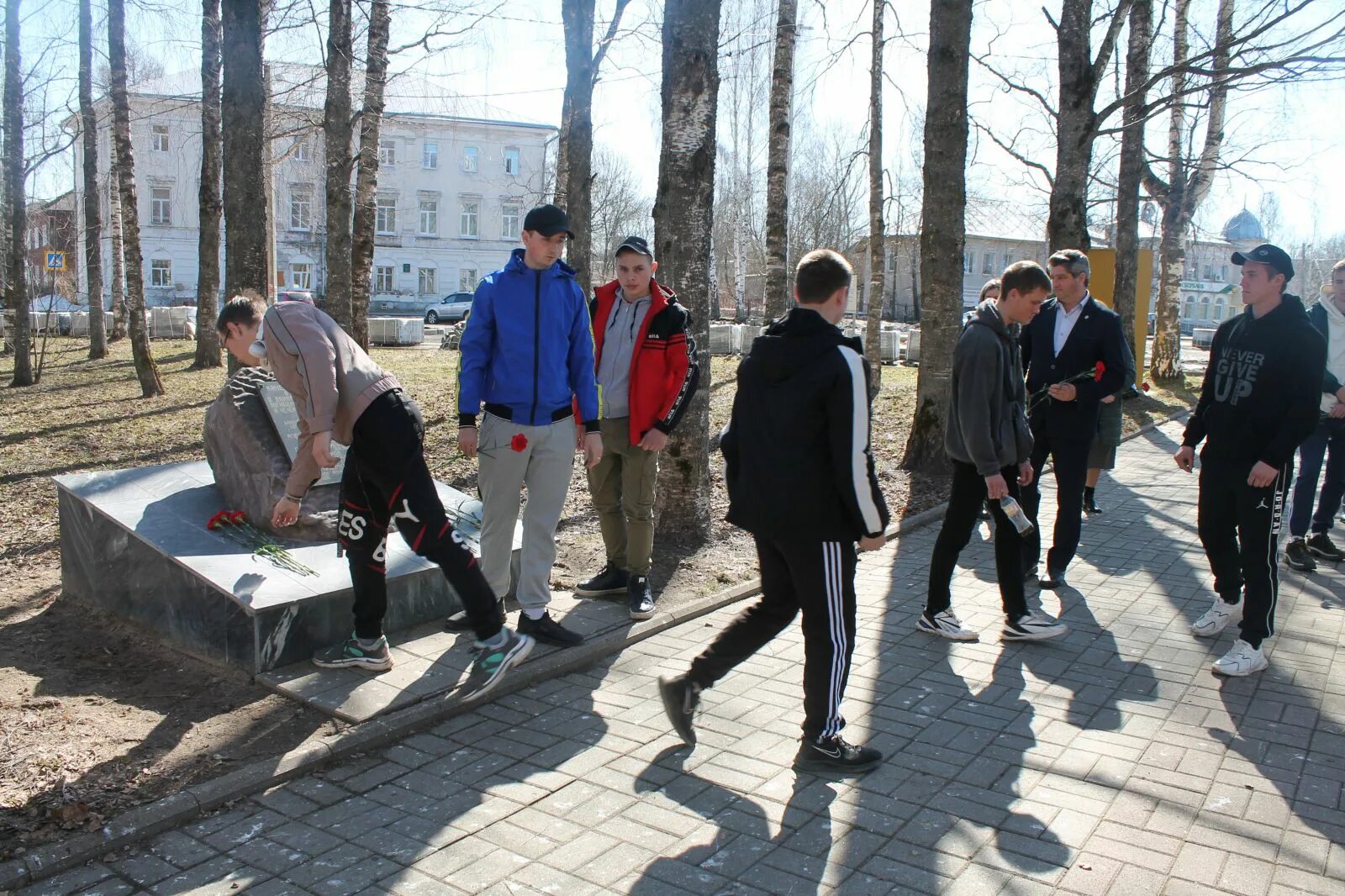 фото день призывника в шадринске 2022 год. гуманитарный груз. 12 канал омск 12. драки возле димитрова 15. 04.