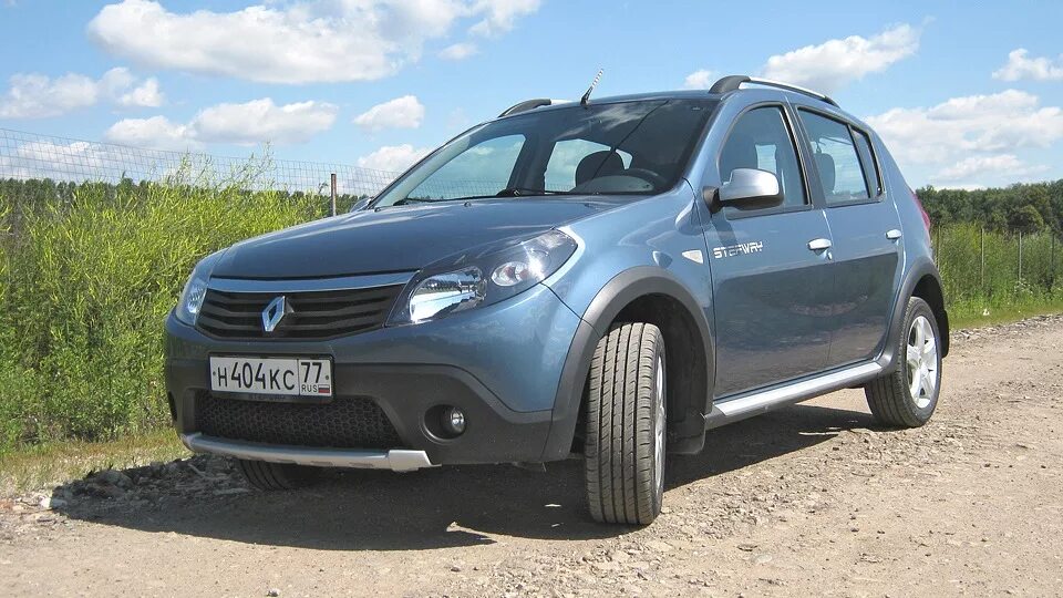 Renault sandero stepway поколения. Сандеро степвей 1. Renault Sandero Stepway 1. Рено Сандеро СТПЕ Вей 1. Renault Sandero Stepway 1 поколение.