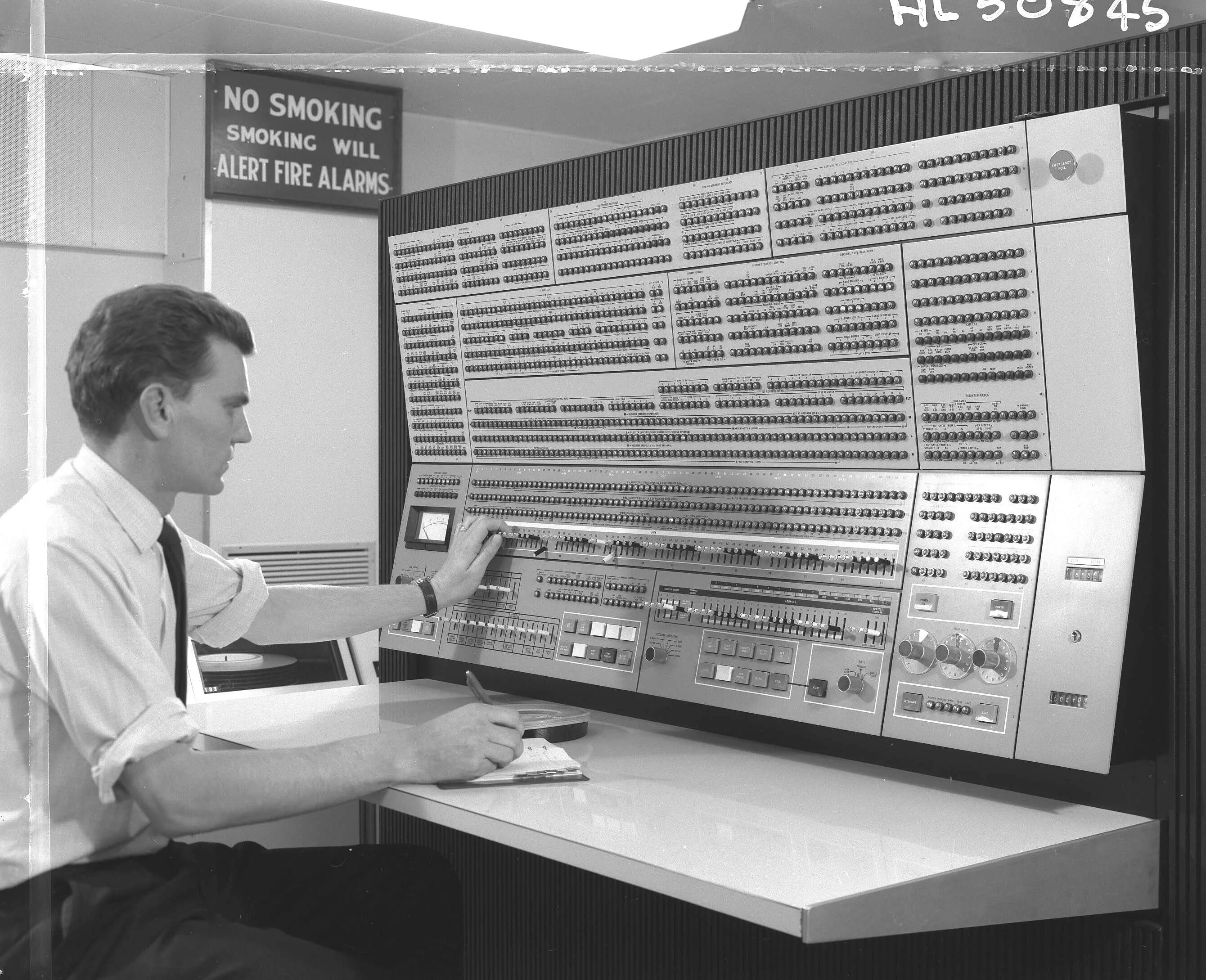 Компьютер страна производитель. Компьютер IBM System/360. IBM System/360 1964. Компьютер третьего поколения IBM 360. IBM System/360 model 75.