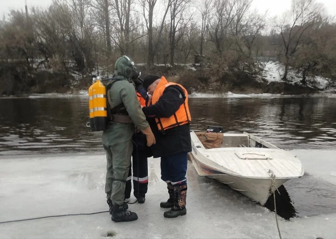 Спасение на воде. Аварийно-спасательная служба на реке. Смоленск спасательная станция на Днепре. Днепр утонула