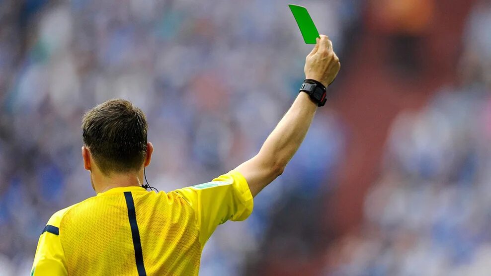 Желтая карточка в футболе. Зеленая карточка в футболе. Желтая и красная карточка в футболе. Красная карточка и желтая карточка в футболе.