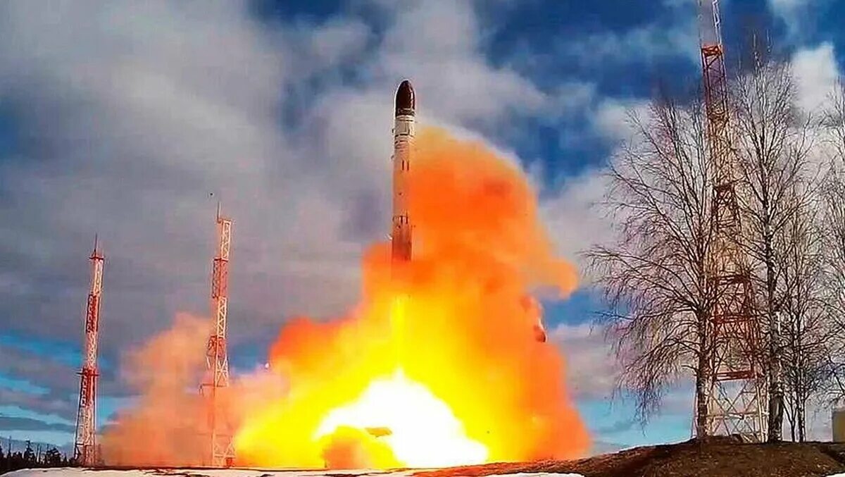 Самая первая баллистическая ракета. МБР «Сармат» РС-28. РС-28 Сармат. Межконтинентальная баллистическая ракета РС-28 "Сармат". Пуск Сармат Плесецк.