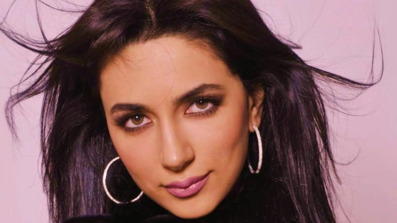 Volga певица. Нерусские певицы. Нерусские певицы. Мгоян зина артуровна. Рада рай 2022.