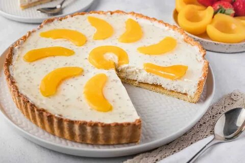 Пирог с творогом и персиками