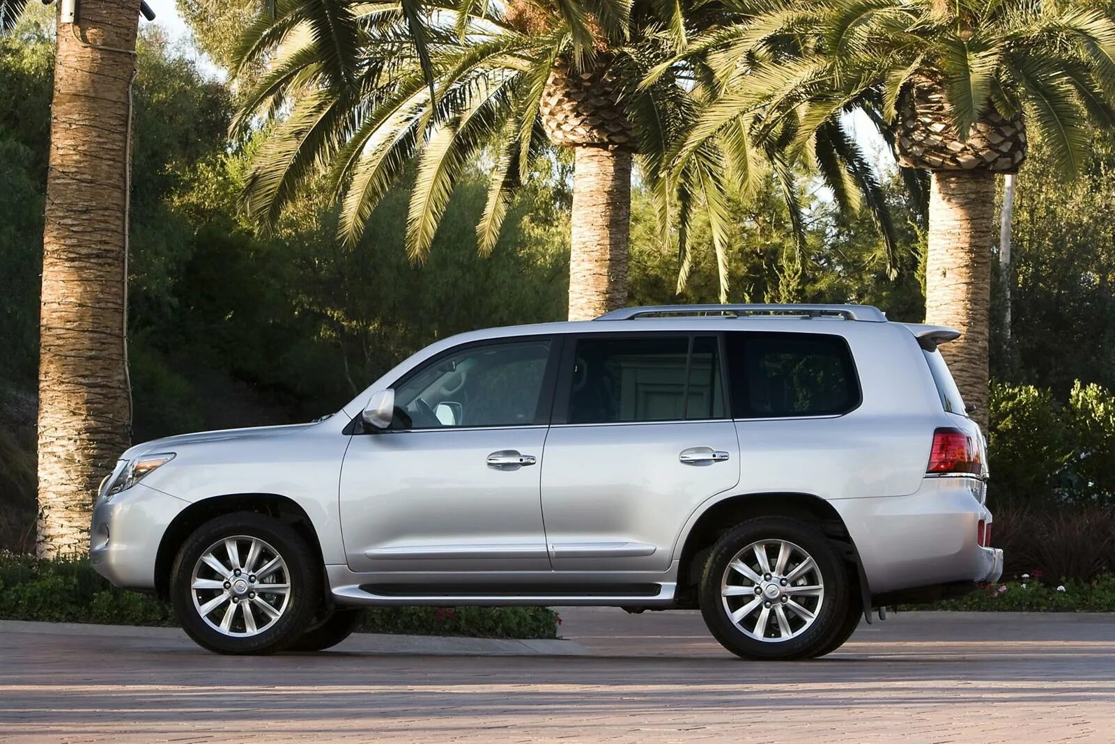 Лексус лх 570 новый. Машина lexus lx. Машина lexus lx. Lexus lx 200 2007-. Лексус джип lx 570.