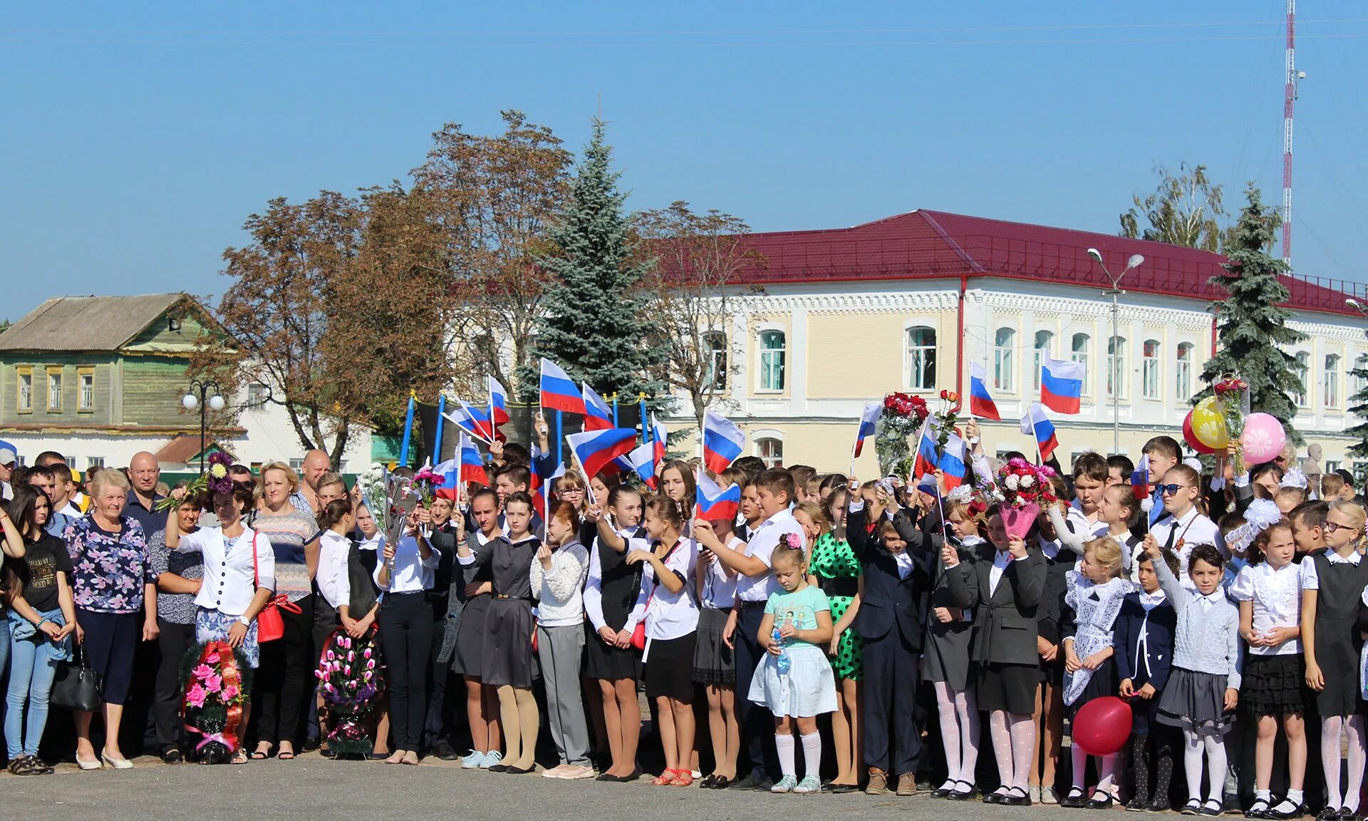 Прогноз погоды мглин. Город Мглин Брянской области. Мглин площадь. Город Мглин Брянской области население. Мглин Брянская область фото.