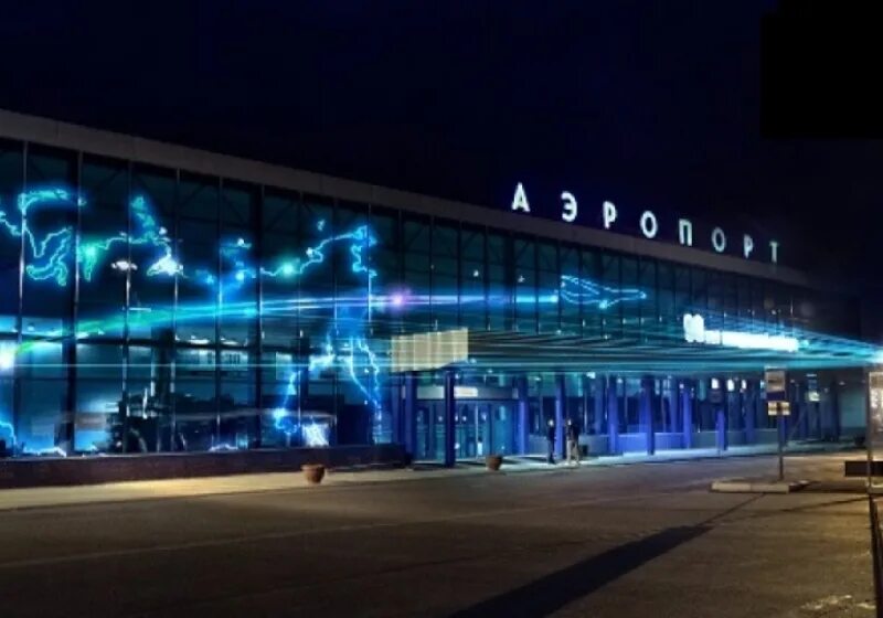 Сколько аэропортов в омске. Аэропорт Карбышева Омск. Омск Центральный аэропорт. Омский аэропорт терминал. Омск аэропорт ночью.