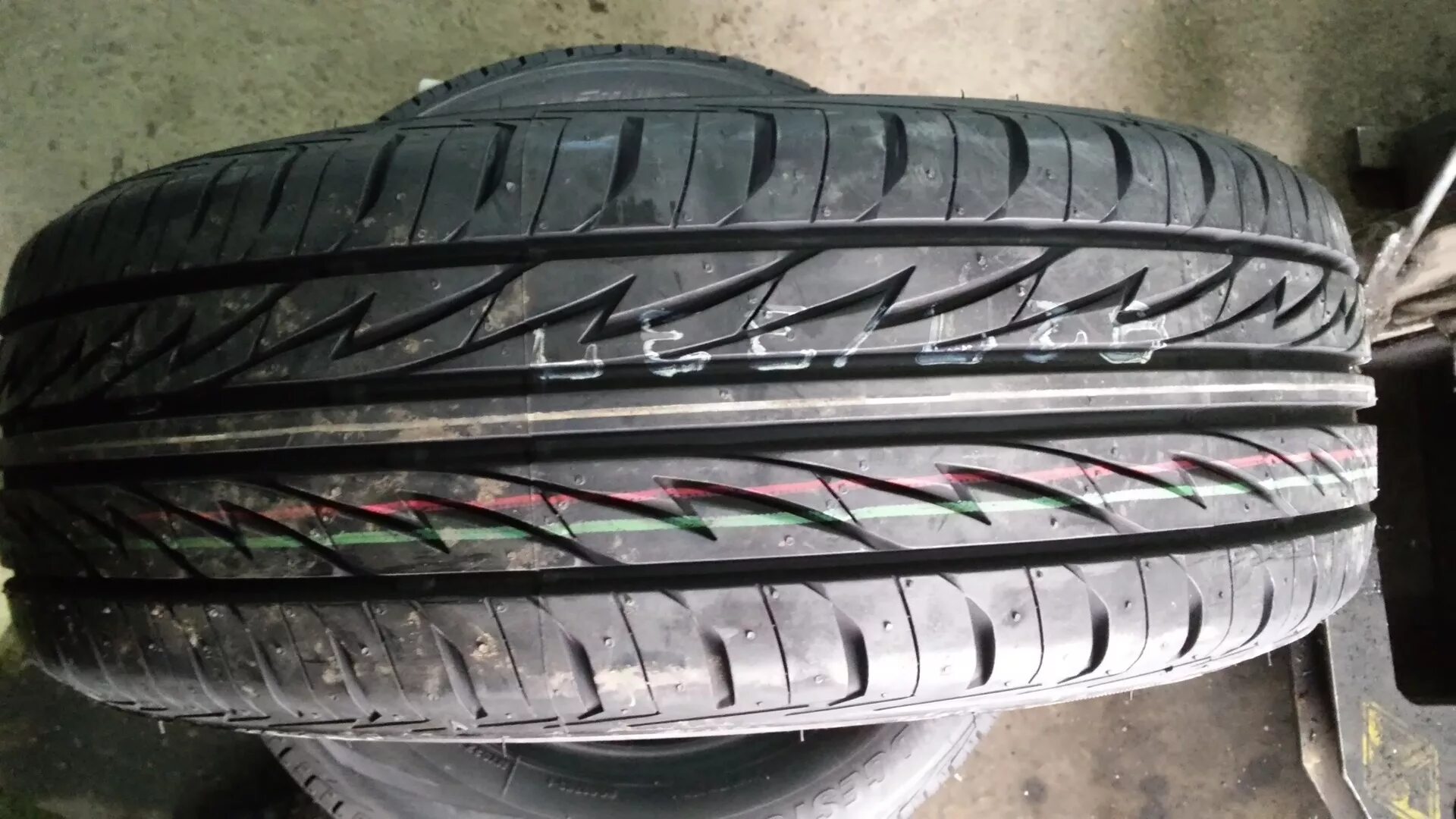 Авито r14 лето. Bridgestone my02 r14. Bridgestone sporty Style my-02 185/60. Шины Хенкок 185/60 r14 лето. Bridgestone my-02 sporty Style.