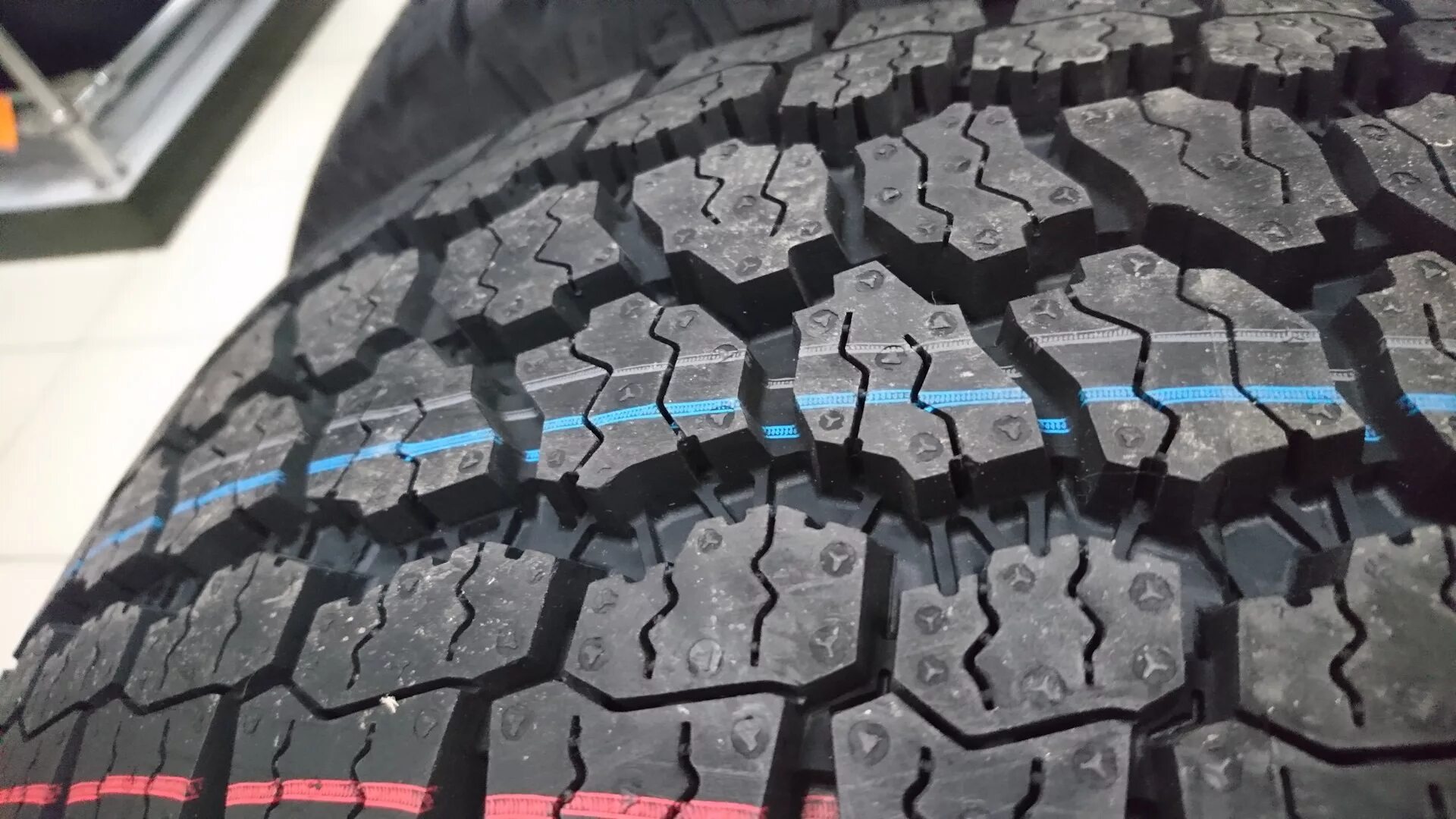 Шины adventure. Goodyear Wrangler all-Terrain Adventure with Kevlar 205/75 r15 102t XL. Wrangler all-Terrain Adventure with Kevlar. Goodyear Wrangler at Adventure. Goodyear Wrangler at Adventure 265/60 r18 110t.