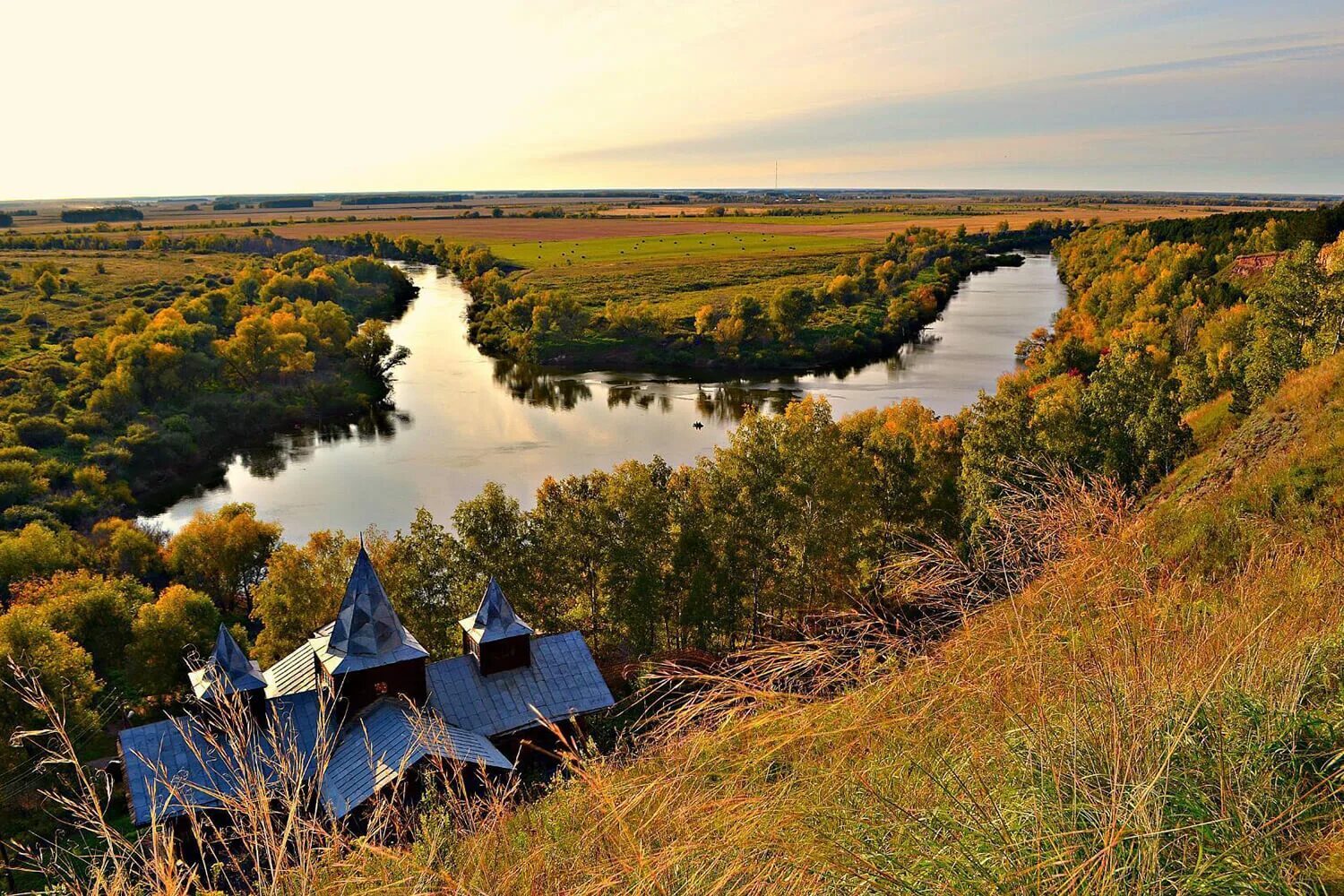 Город на реке ишим. Синицинский бор ишим. кучум гора ишим. ишимские бугры гора любви ишимский район. синицинский бор тюменская область ишимский район.